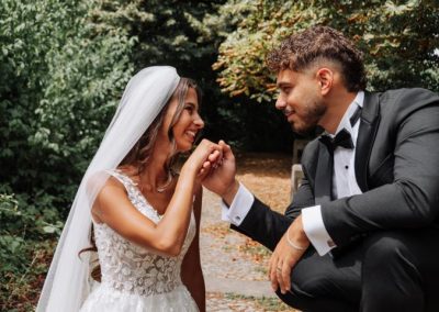 Hochzeit, lachen, fröhlichkeit, Fotoshooting, Hochzeitsfotograf, fotogräfin, bilderschön, weildueswertbist, bilderschoenludwigsburg, angelikapeetz, beautyful, girlpower, female, fotografie, glücklich, schwarzweiss, brautpaar